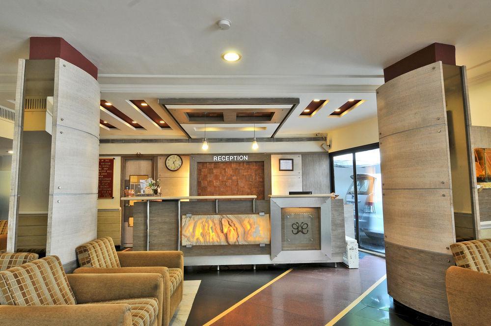 โรงแรม เดอะ เวสต์เอนด์ อาเมดาบัด ภายนอก รูปภาพ